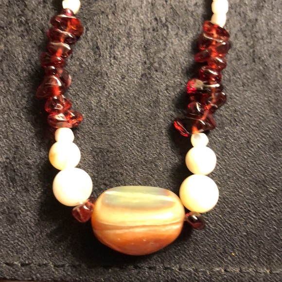 VTG 22”Mother Of Pearl/Garnet/Abalone Natural Semi Precious Stone Necklace - Picture 4 of 14